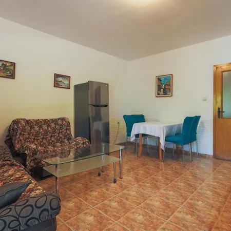 бяла къща Равда