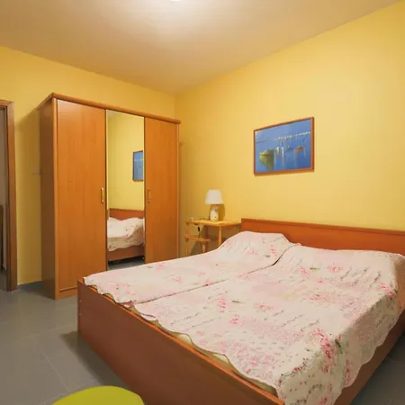 бяла къща * Равда